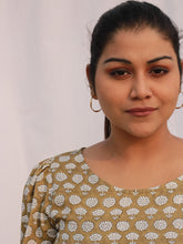 Load image into Gallery viewer, The Chrysanthemum Block Print Top