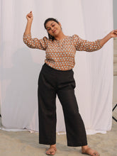 Load image into Gallery viewer, The Cropped Linen Trousers