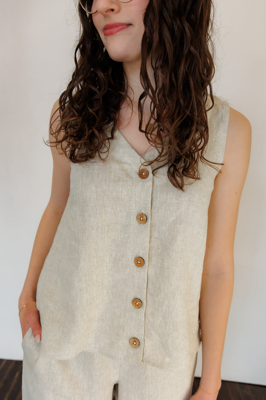 The Harmony Reversible Top in Natural Linen