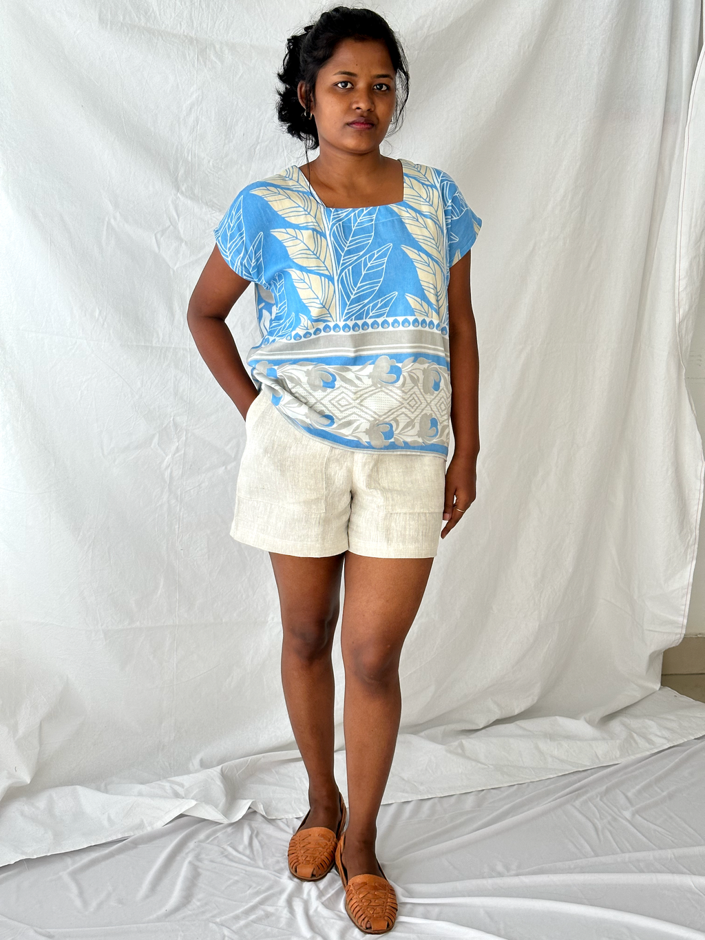 The Indi Shorts in Linen