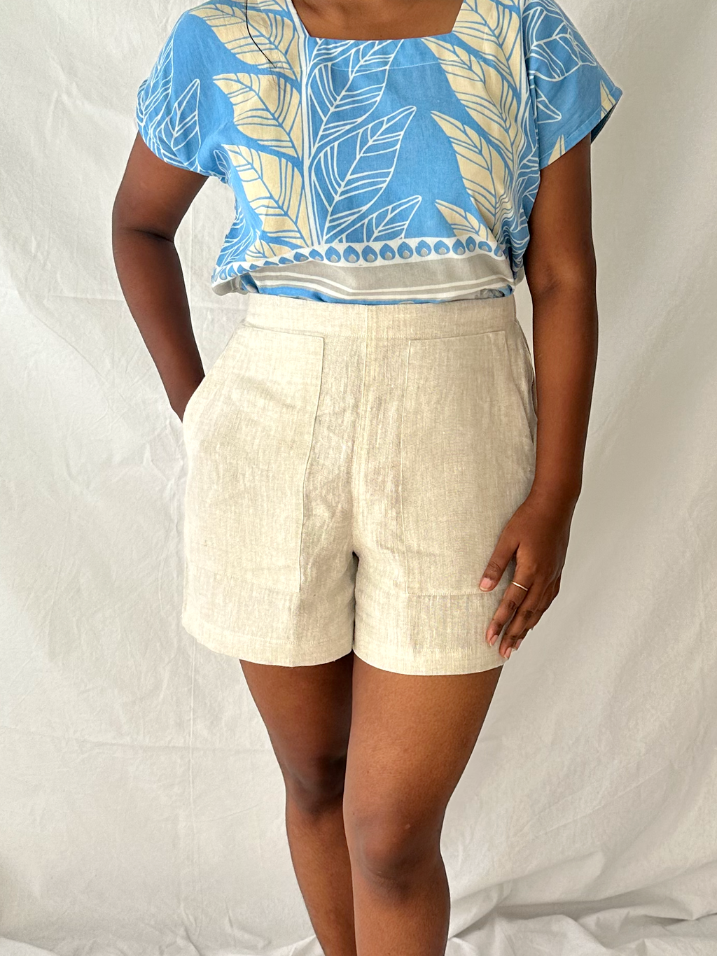The Indi Shorts in Linen