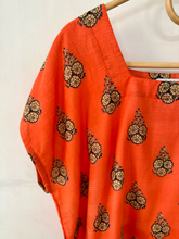 Load image into Gallery viewer, Tangerine Bouquet Square Neck Top - L
