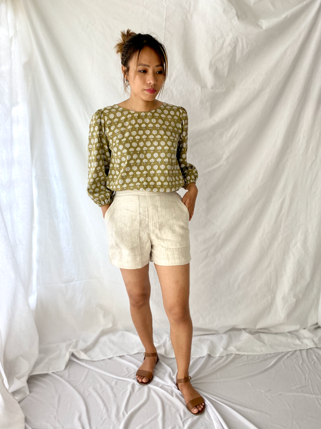 The Indi Shorts in Linen
