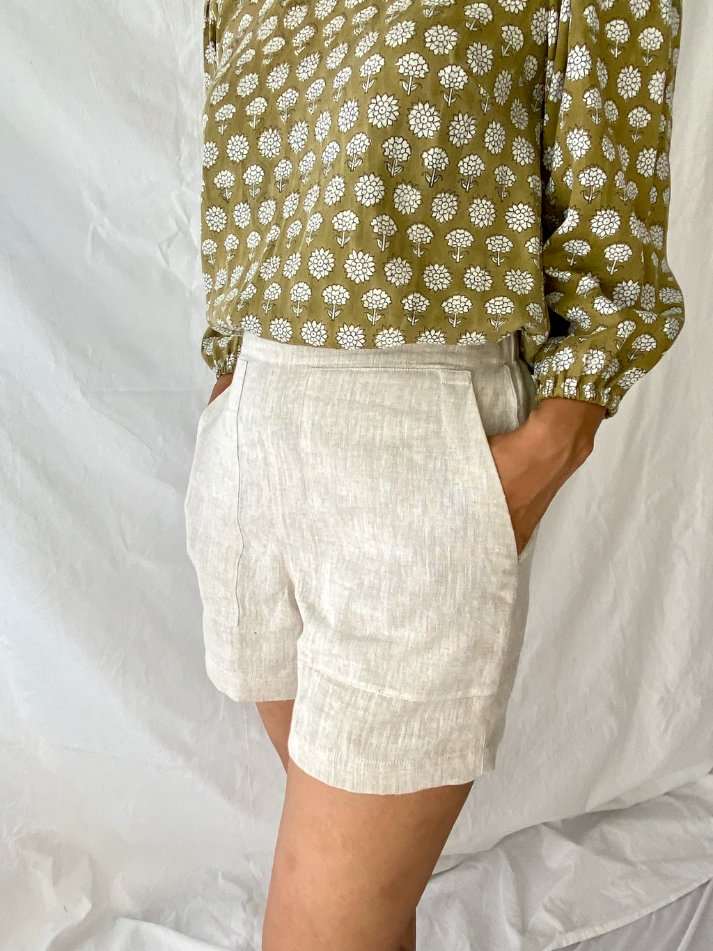The Indi Shorts in Linen