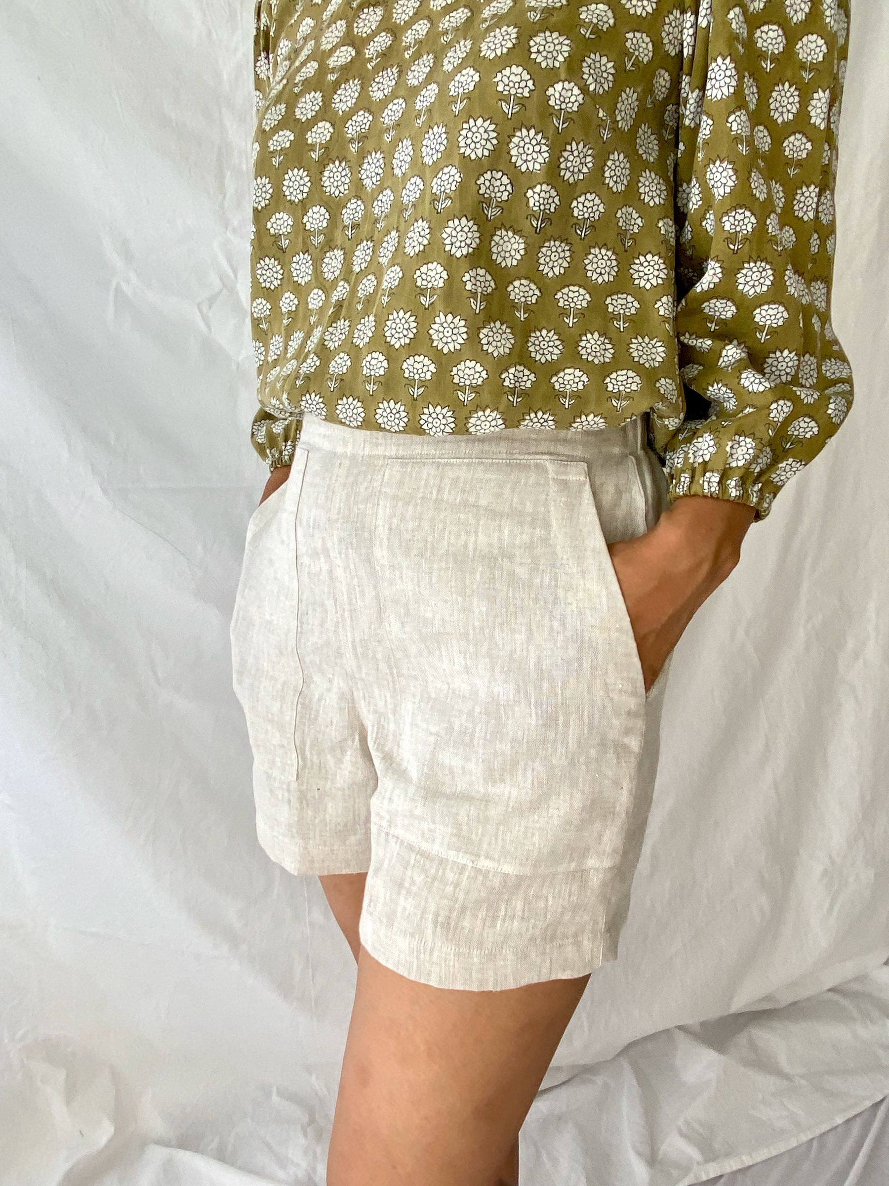 The Indi Shorts in Linen