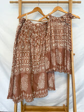 Load image into Gallery viewer, Brown &amp; White Paisley Tie-Neck Halter Top - XL
