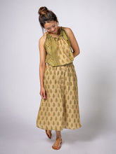 Load image into Gallery viewer, Funky Jazz Button Midi Skirt - L
