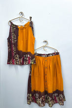 Load image into Gallery viewer, Orange &amp; Brown Batik-Inspired Tie-Neck Halter Top - XXL
