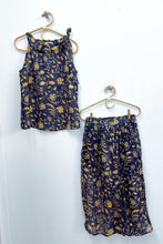 Load image into Gallery viewer, Navy &amp; Tan Floral Button Midi Skirt - XXS
