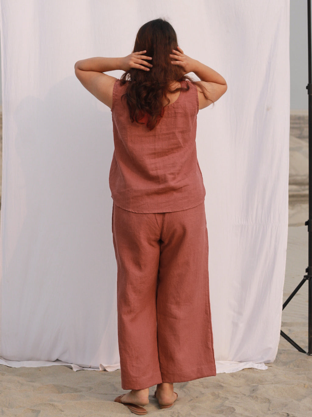 The Cropped Linen Trousers in Marsala